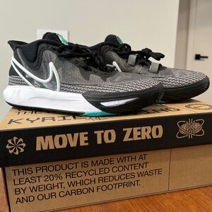 Nike Kyrie 8 sneakers - size 5Y **brand new in box